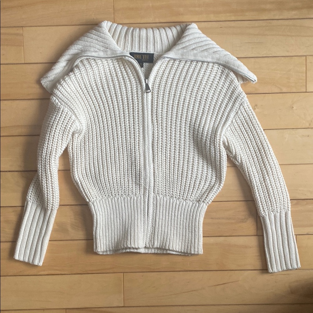 Chic White Ribbed Cardigan with High Collar